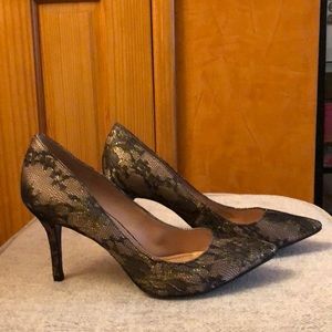 Lace pumps size 8.5